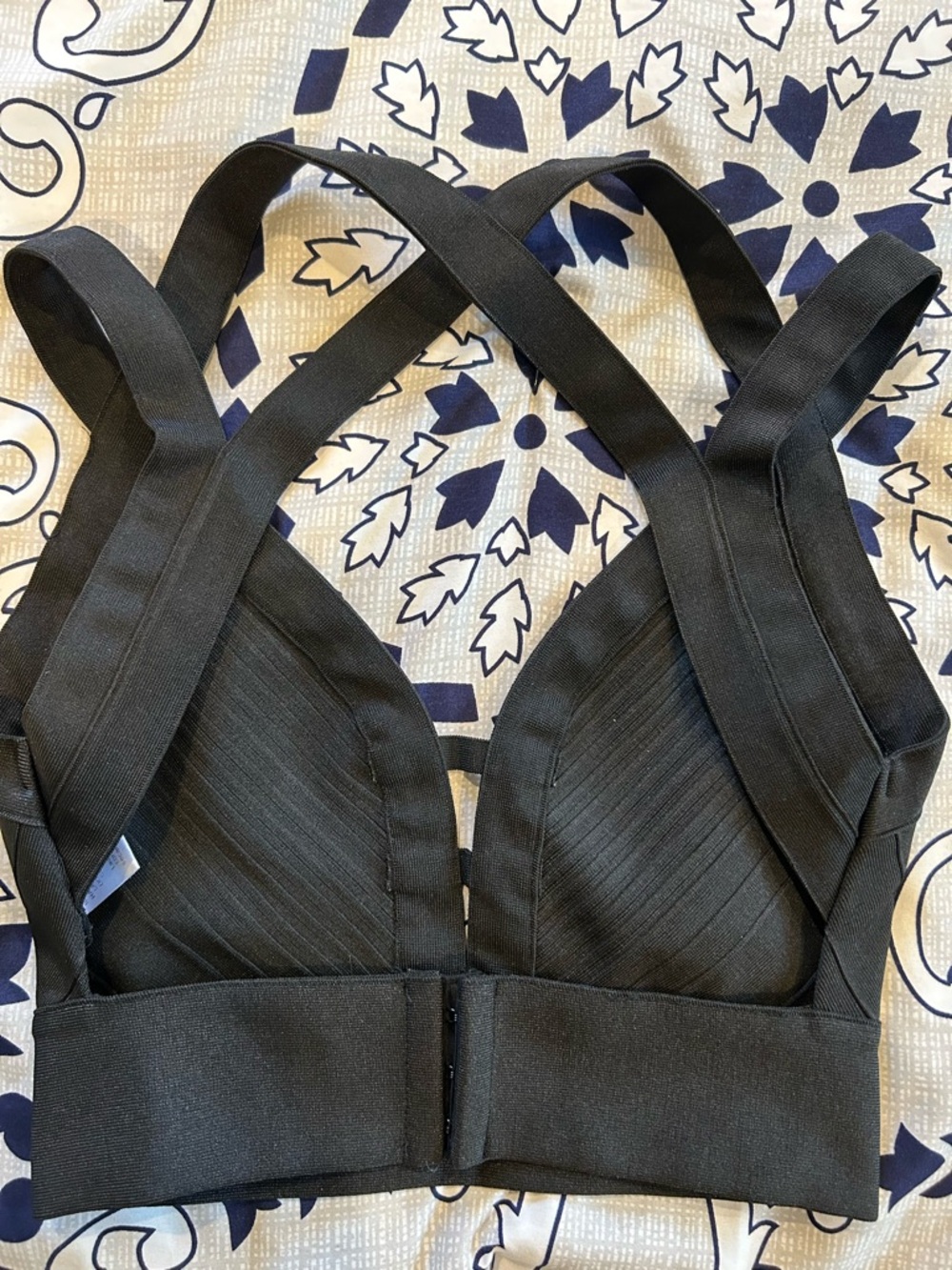 Lulu’s Black Crop Top Crisscross Bralett - Picture 3 of 8